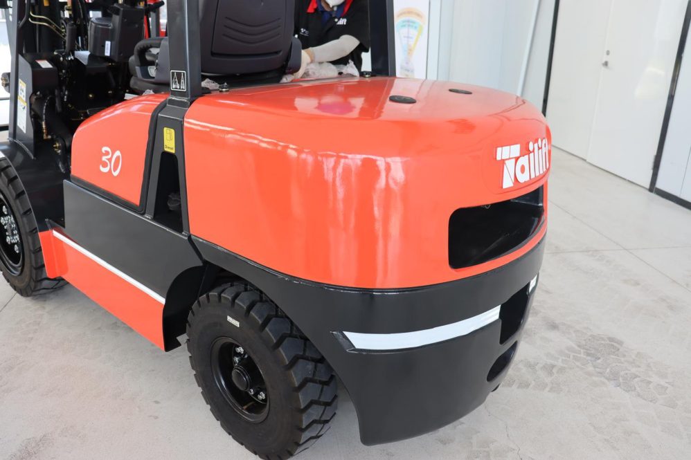 TAILIFT 3.5 Ton Lityum Akülü Forklift - Görsel 3